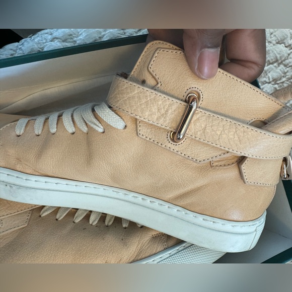 These are a used but great condition of a size 12 “Buscemi” creme and rose Gold. - Picture 13 of 16